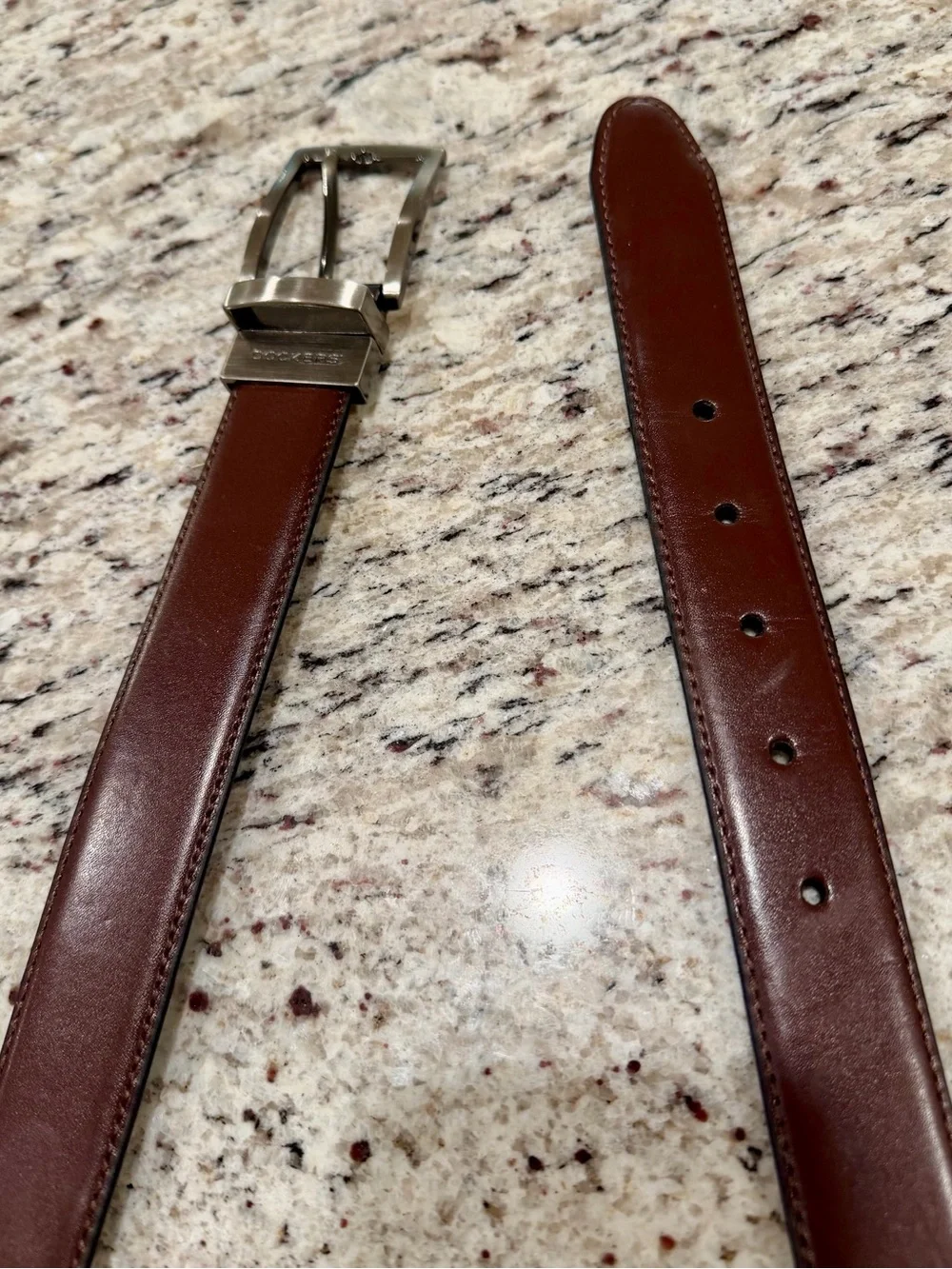 Dockers Mens Belt Size 38 / 95 Leather Reversible Black And Brown Silver Buckle